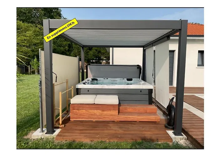 Equipe, Terrasse 度假居 居让梅斯特拉